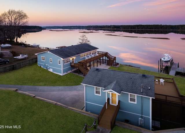Property at 225 Great Neck Hl, Hubert, NC 28539, 4 beds, 3.5 baths