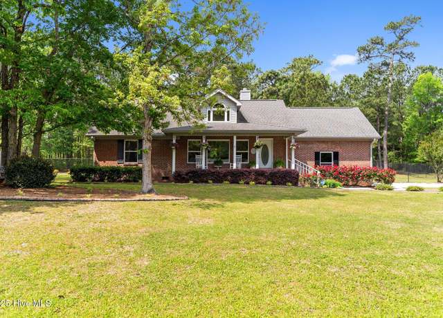 Property at 122 Vista Ln, Hampstead, NC 28443, 3 beds, 2 baths