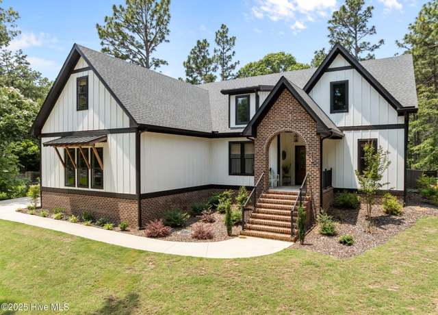 Property at 499 Longleaf Dr, West End, NC 27376, 4 beds, 3 baths