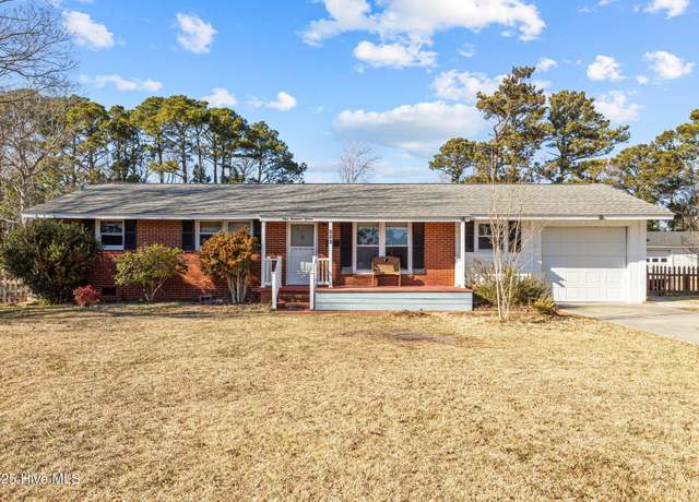 Property at 115 Crescent Dr, Beaufort, NC 28516, 4 beds, 2 baths