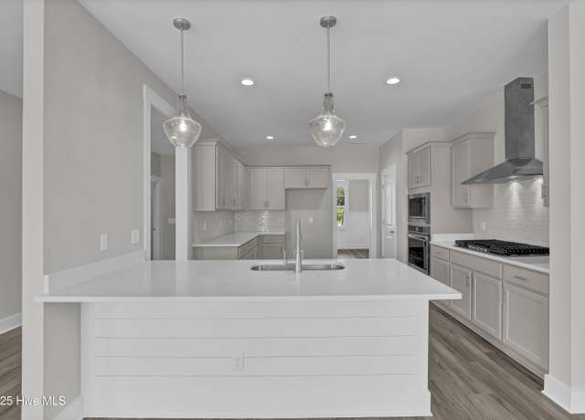Property at 531 Bellows Ln, Rocky Point, NC 28457, 5 beds, 2.5 baths