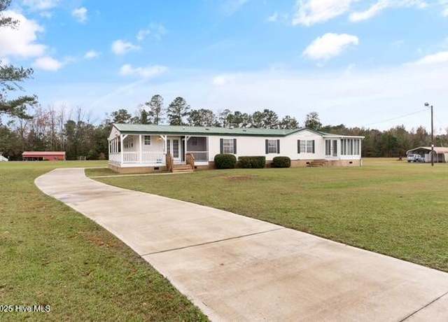 Property at 51 Shaw Rd, Riegelwood, NC 28456, 3 beds, 3 baths