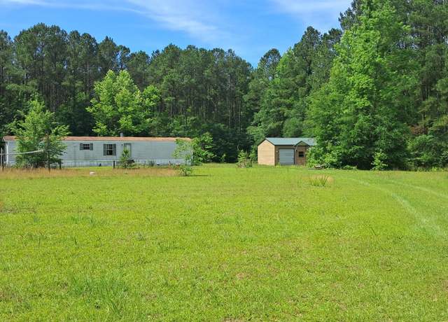 Property at 3834 Stag Park Rd, Burgaw, NC 28425, 3 beds, 2 baths