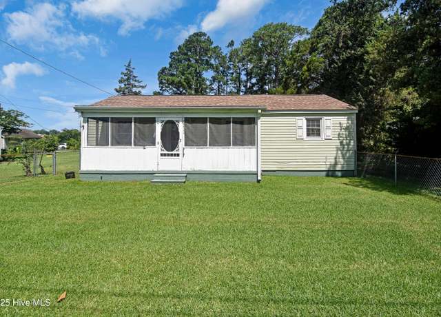 Property at 1311 Hazel Ave, New Bern, NC 28560, 3 beds, 1 bath