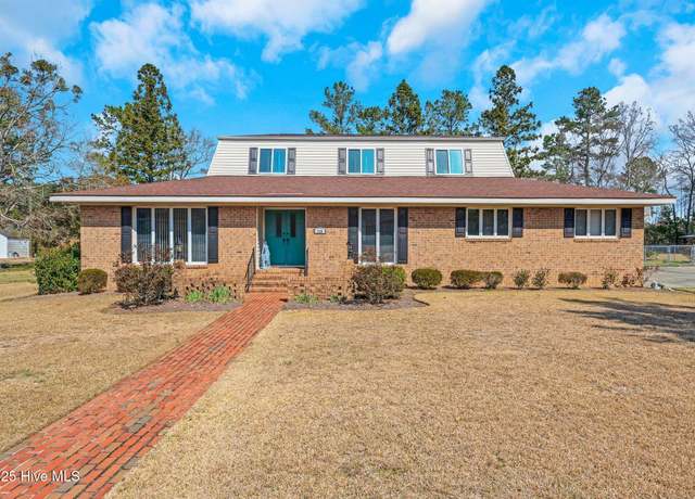 Property at 320 Pinecrest Dr, Chadbourn, NC 28431, 4 beds, 3 baths