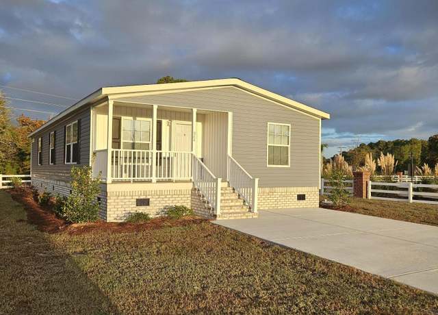 Property at 864 Yaupon Dr SW, Calabash, NC 28467, 3 beds, 2 baths