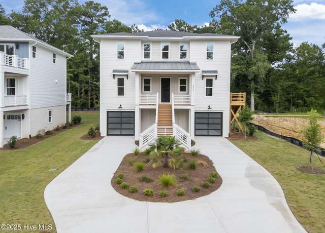 Property at 633 Vale Dr, Wilmington, NC 28411, 4 beds, 3.5 baths