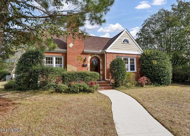 Property at 2817 Park Ave, Wilmington, NC 28403, 3 beds, 2 baths
