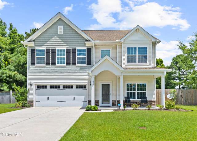 Property at 402 Johnson Ct, Jacksonville, NC 28546, 3 beds, 2.5 baths