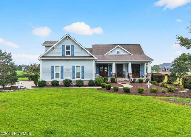 Property at 395 Canoe Ct NW, Calabash, NC 28467, 4 beds, 3 baths
