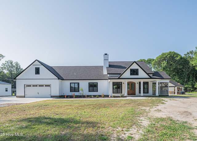 Property at 5497 Hwy 11 North, Grifton, NC 28530, 3 beds, 2.5 baths