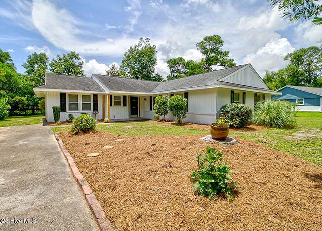 Property at 121 W Bedford Rd, Wilmington, NC 28411, 4 beds, 2 baths