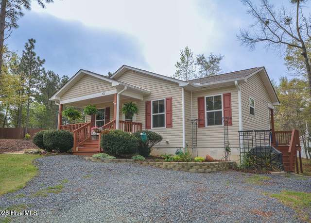 Property at 101 Victory Ln, Aberdeen, NC 28315, 5 beds, 2 baths