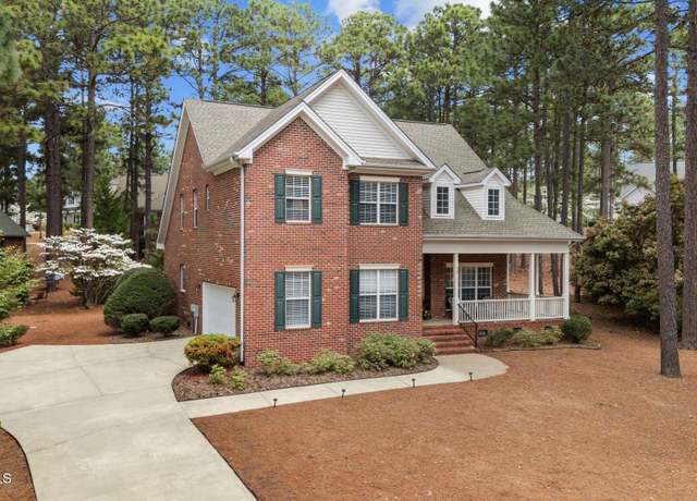 Property at 15 Live Oak Ln, Pinehurst, NC 28374, 5 beds, 3.5 baths