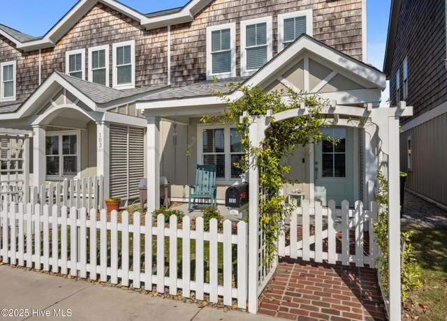 Property at 105 S 13th St, Morehead City, NC 28557, 3 beds, 3 baths