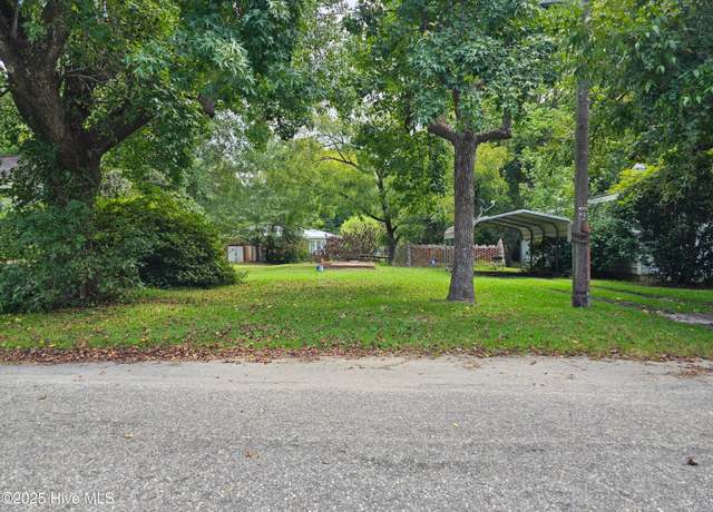 Property at 127 9th St, Bolton, NC 28423