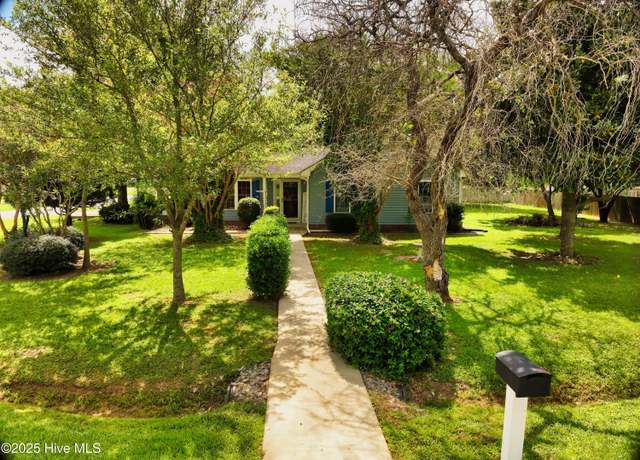Property at 311 Ferry Rd, Elizabeth City, NC 27909, 3 beds, 2 baths