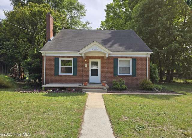 Property at 1208 E Holly St, Goldsboro, NC 27530, 5 beds, 2.5 baths
