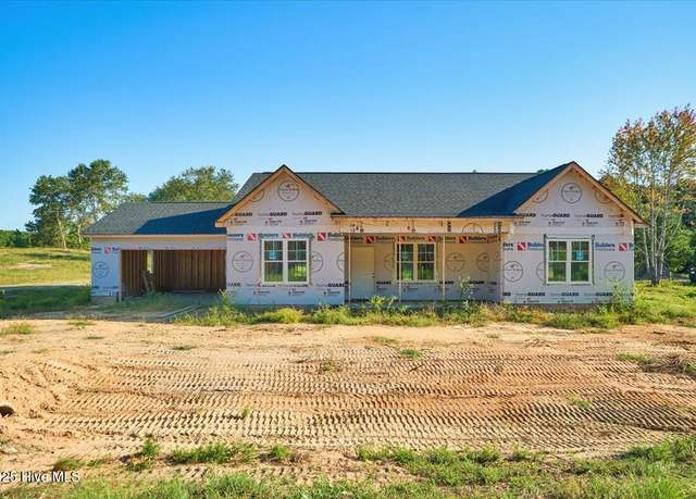 Property at 171 Spring Meadows Dr, Aberdeen, NC 28315, 3 beds, 2 baths