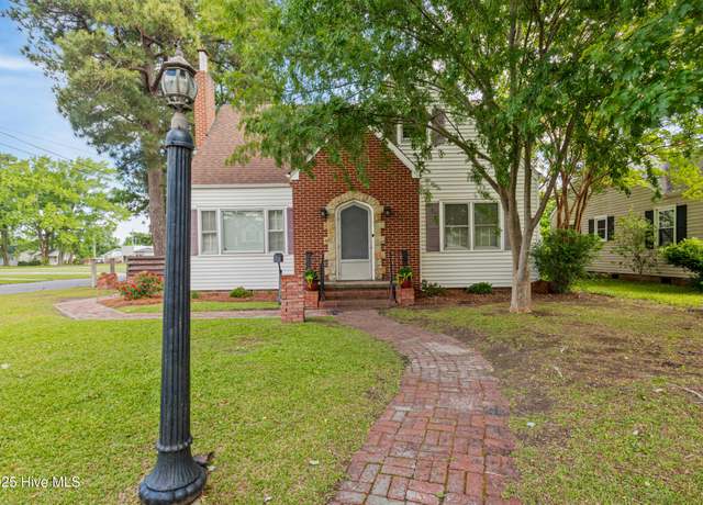 Property at 1306 W Church St, Elizabeth City, NC 27909, 4 beds, 3 baths