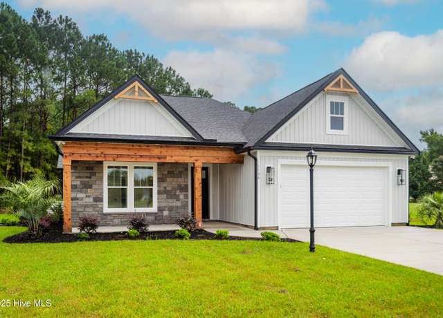 Property at 1136 Moultrie Dr NW, Calabash, NC 28467, 3 beds, 2 baths