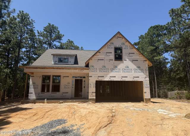 Property at 10 Van Buren Ln, Pinehurst, NC 28374, 4 beds, 2.5 baths