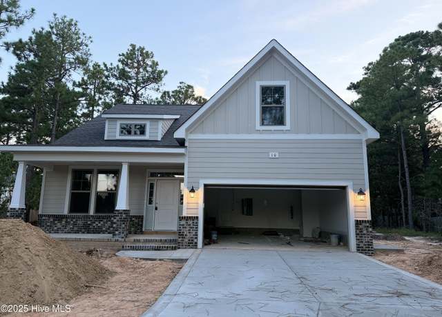 Property at 10 Van Buren Ln, Pinehurst, NC 28374, 4 beds, 2.5 baths