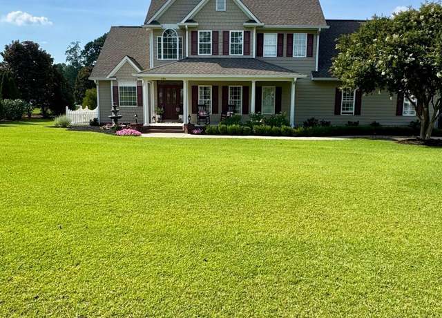 Property at 280 Green Forest Cir, Dunn, NC 28334, 3 beds, 2.5 baths
