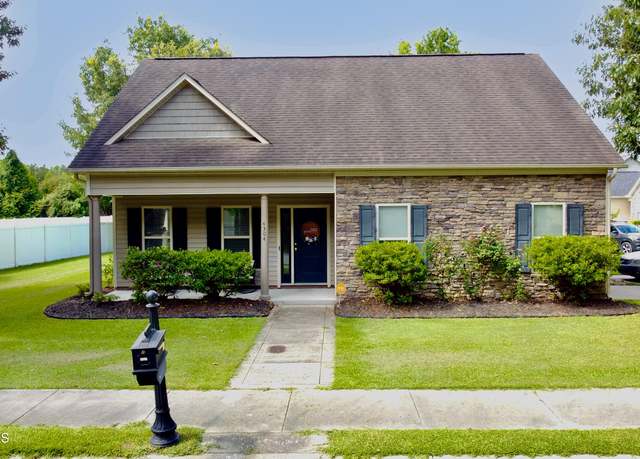 Property at 4304 Davencroft Village Dr, Winterville, NC 28590, 3 beds, 2.5 baths