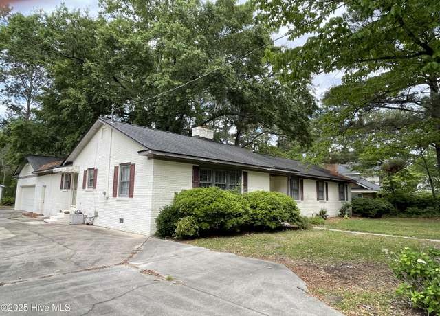 Property at 2008 Pinecrest Dr, Greenville, NC 27858, 4 beds, 2 baths