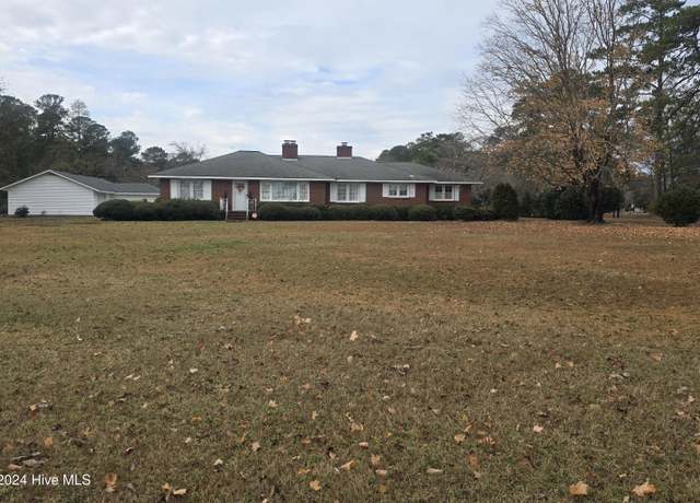 Property at 1003 S Main St, Bladenboro, NC 28320, 3 beds, 2.5 baths