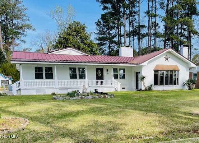 Property at 104 Greenway Ct, Havelock, NC 28532, 3 beds, 2.5 baths