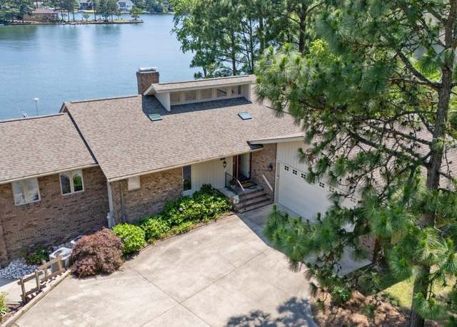 Property at 467 Longleaf Dr, West End, NC 27376, 3 beds, 2.5 baths