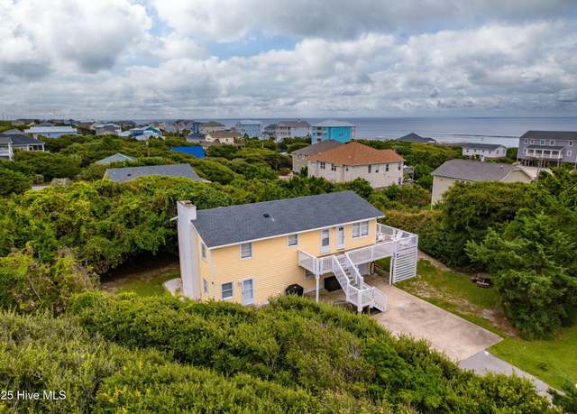 Property at 5600 Beach View Ln, Emerald Isle, NC 28594, 4 beds, 2.5 baths