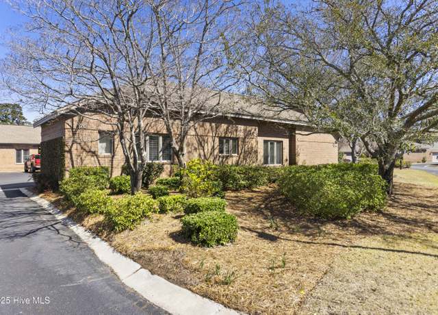 Property at 3712 Reston Court D, Wilmington, NC 28403, 3 beds, 3.5 baths