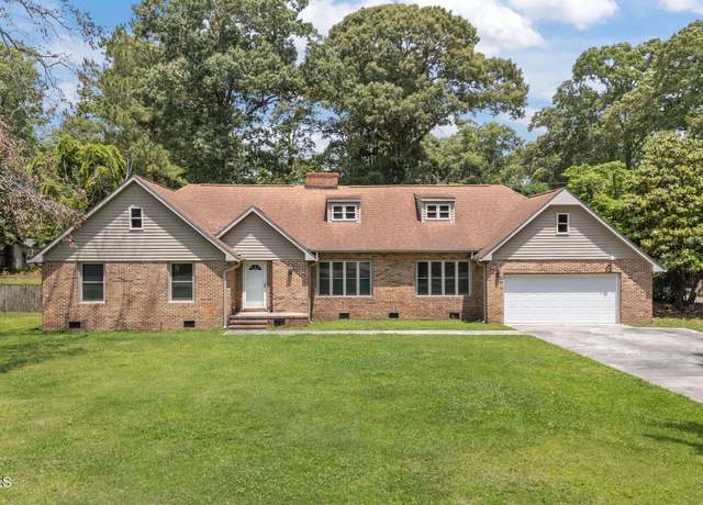 Property at 3610 Wedgewood Dr, Trent Woods, NC 28562, 4 beds, 3.5 baths