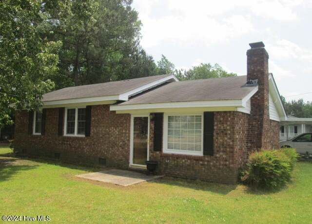 Property at 4206 Upchurch Rd, Elm City, NC 27822, 2 beds, 3 baths