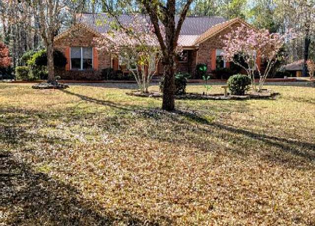 Property at 106 Palomino Rd, Carthage, NC 28327, 3 beds, 2.5 baths