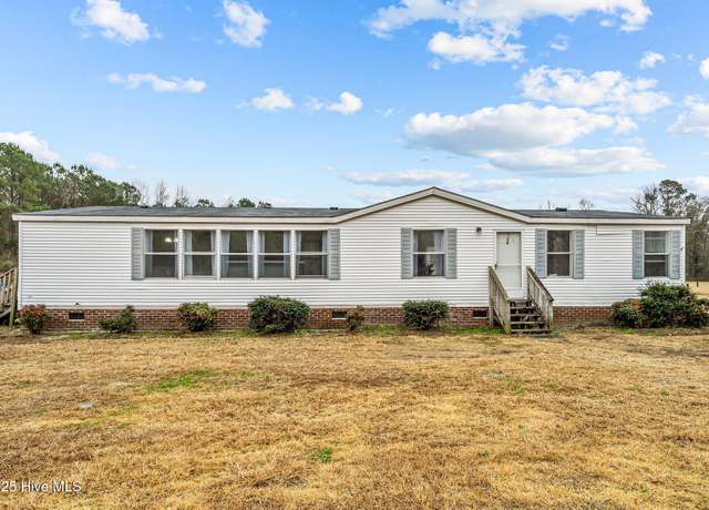 Property at 1056 E Wards Bridge Rd, Kenansville, NC 28349, 3 beds, 2 baths