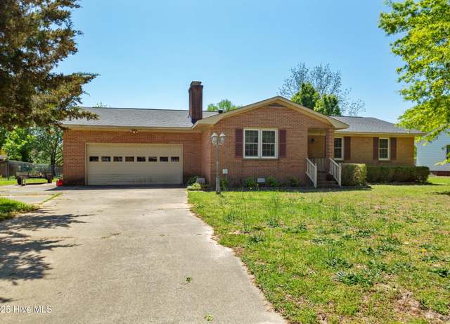 Property at 2485 Irvin Dr, Kinston, NC 28504, 3 beds, 2 baths