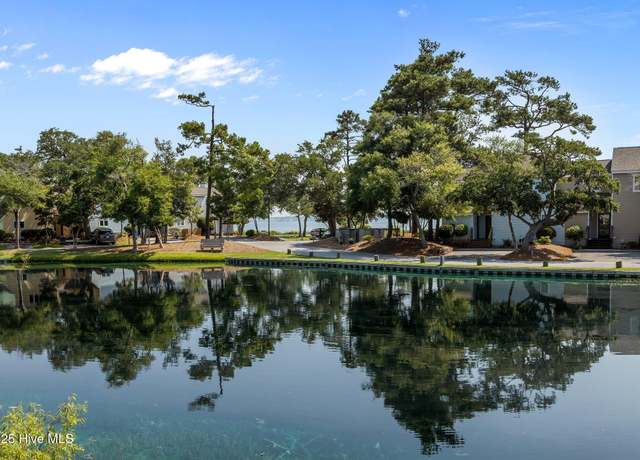 Property at 300 Mcginnis Dr, Pine Knoll Shores, NC 28512, 3 beds, 2.5 baths