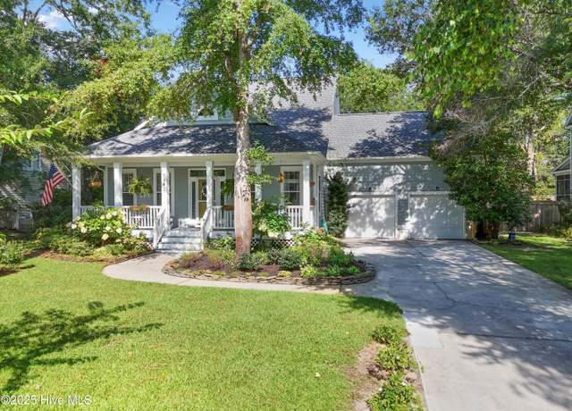 Property at 5147 Fernwood Dr, Southport, NC 28461, 3 beds, 2.5 baths