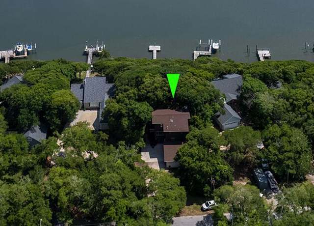 Property at 113 Hoop Pole Creek Dr, Atlantic Beach, NC 28512, 3 beds, 3.5 baths