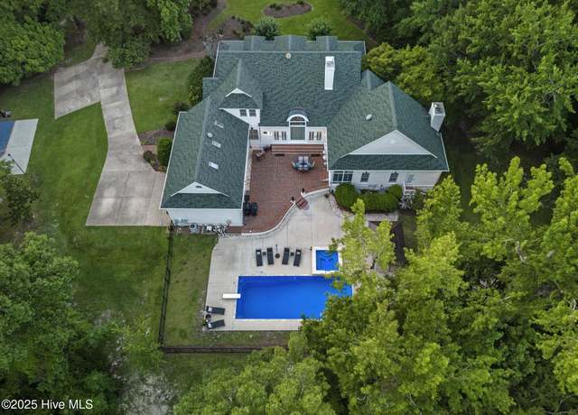 Property at 346 Royal Bluff Rd, Jacksonville, NC 28540, 5 beds, 4.5 baths