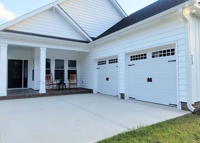 Property at 23 Paddington Way, New Bern, NC 28562, 3 beds, 2 baths
