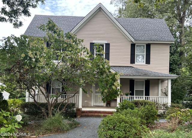 Property at 145 E Vermont Ave, Southern Pines, NC 28387, 6 beds, 2 baths