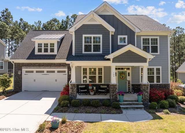 Property at 104 Plantation Dr, Southern Pines, NC 28387, 5 beds, 4 baths