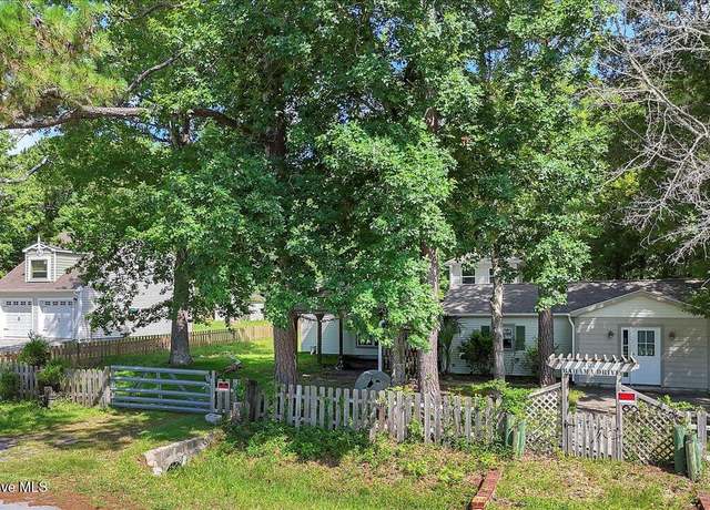 Property at 197 Bahama Dr, Hampstead, NC 28443, 2 beds, 2 baths