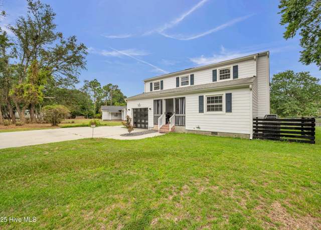 Property at 1113 Twin Lakes Dr, Southport, NC 28461, 4 beds, 2 baths