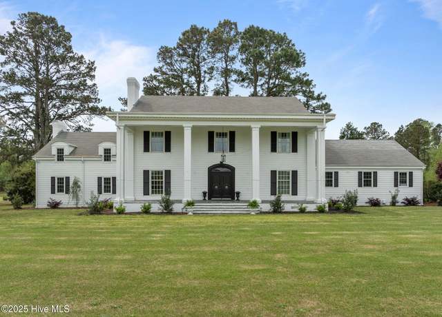 Property at 442 Whichard's Beach Rd, Chocowinity, NC 27817, 5 beds, 4.5 baths